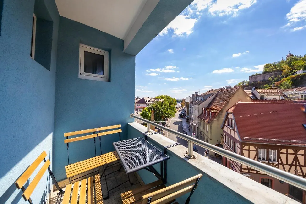 Apartment Mit Balkon Und Festungsblick Wurzburg